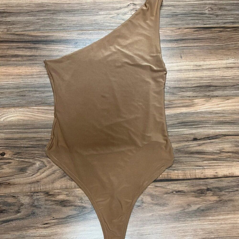 Missguided size 2 body